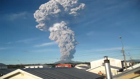 22/04/2015 [17:50Hrs] Calbuco Volcano eruption , Puerto Montt - Chile