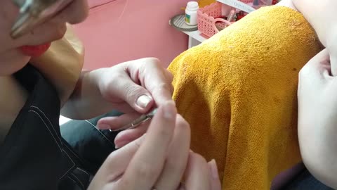 Hướng dẫn cắt da - Nail Salon