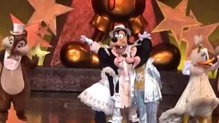 Disney Micky Surprised With Family on Stage Show