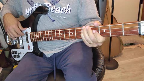 Squeeze - Goodbye Girl Bass Cover