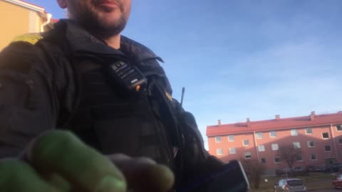 polisen andvänder övervåld pga rena lögner