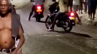 Video: Más de 40 jóvenes se enfrentaron en calle de popular barrio de Cartagena