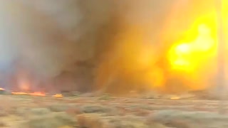 Massive "firenado" filmed in Kings Canyon, California