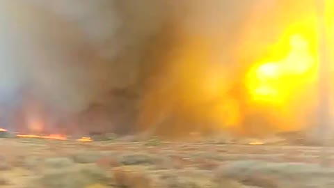 Massive "firenado" filmed in Kings Canyon, California