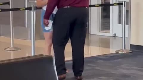 Texas: Wild video out of DFW airport between a spirit airlines employee and passenger