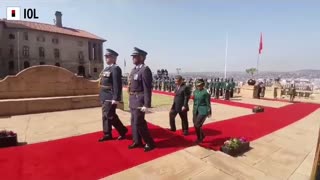 People's Republic of China President Xi Jinping inspects the guard of honour at Union Buildings