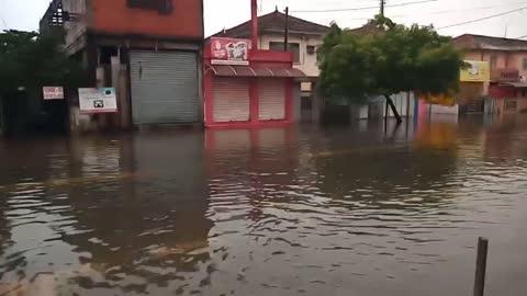 Northwest Zone in Santos high tide (Brazil)