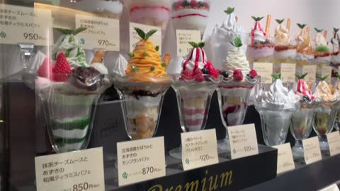 The Creamiest, Freshest, Smoothest Parfait in Sapporo - Yotsuba White Cosy よつ葉