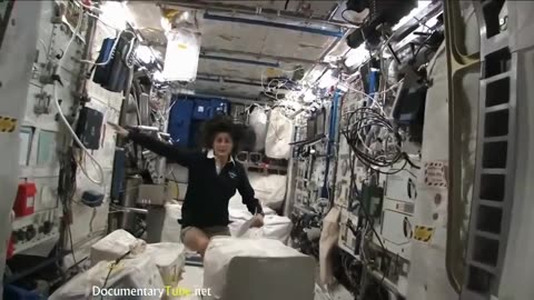 How they Eat, Drink and survive in Space in The International Space Station