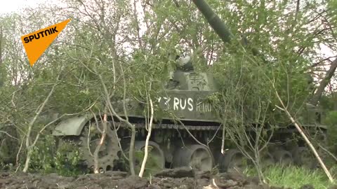 ΡΩΣΙΚΗ συστοιχία αυτοκινούμενων πυροβόλων όπλων Giatsint-S κατέστρεψε μια ουκρανική μονάδα οβίδων