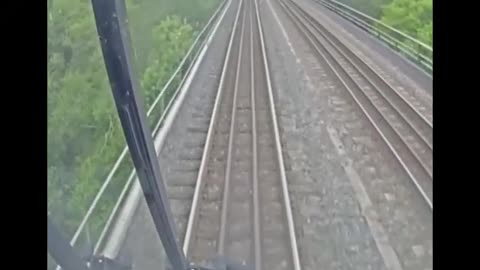 3 Canadian teens walk on rails, nearly hit by moving train