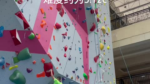 The competition route of rock climbing competition cup elite group is about 5.12cmp4