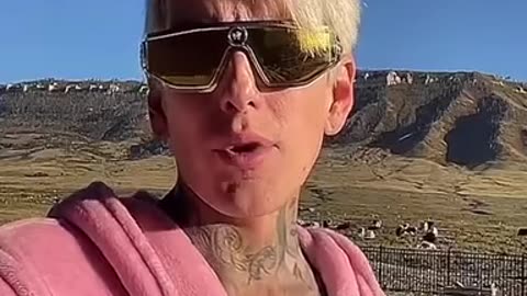 Liberal Influencer Jeffree Star Drops Red Pills to Millions of Followers