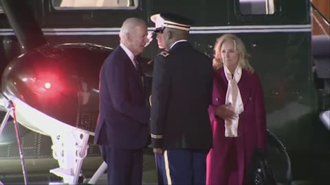 Biden appears perplexed amid arrival to Delaware following anti-Trump speech