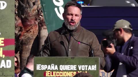 Abascal tacha ante 5.000 personas de "Gobierno cómplice del separatismo golpista" a Sánchez (5)