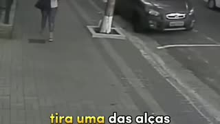 Se deu muito mal o ladrão.