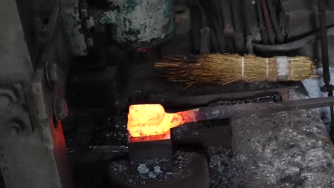 How Japanese samurai swords were made. A 75-year-old swordsman who has made 1,000 Japanese swords