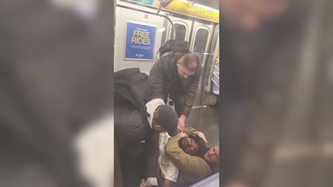 NYC SUBWAY SHOCK! Video Shows Passenger Choking Vagrant to Death [CONTENT WARNING]