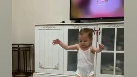 Cute baby dance 😂