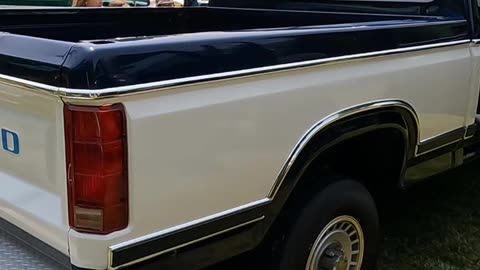 1984 Ford F150 4x4 Pickup Truck