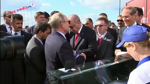 Putin buys Erdogan ice cream, shows off new Su-57 fighter jet during visit to Russia_3