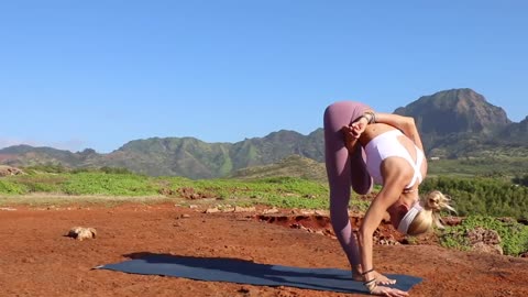 Yoga For Flexibility & Strength ♥ Quiet The Mind And The Soul Will Whisper