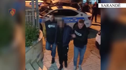 Po transportonte 11 emigrantë me furgon, arrestohet 46 vjeçari në Sarandë