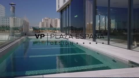 VP Plaza España Design - Outdoor swimming pool