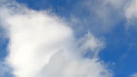 sky 4K 025 ⛅️ Free Vertical Sky Scene Video 1