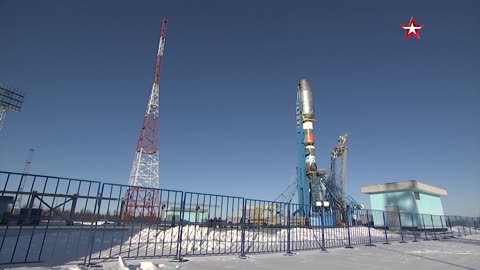 The Soyuz-2.1b rocket with 36 satellites was installed on the launch pad of Vostochny