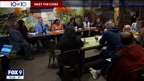 Minneapolis police chief meets with public for first time_2