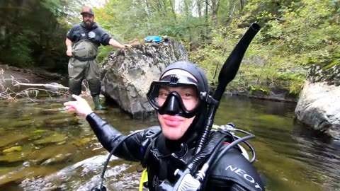 Finding a HUGE Gold Deposit Underwater!!