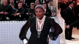 Serena Williams announces pregnancy on red carpet