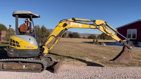 2009 New Holland E35b