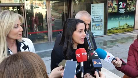 Arrimadas: "Sánchez sigue la hoja de ruta de Puigdemont"