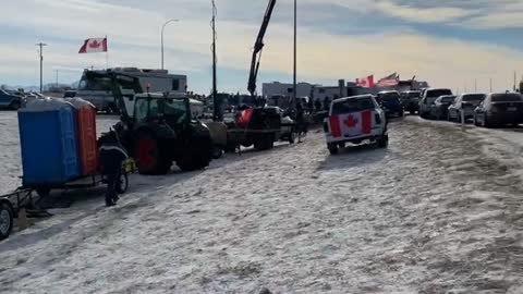 Coutts Blockade - Feb 4 - 9.44am