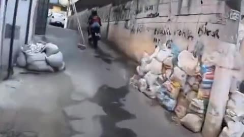 One shot, police chase motorcycle, tension and excitement of a blockbuster.