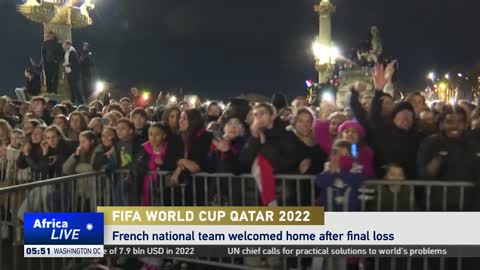 French football team receives heroic welcome in Paris