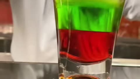 🔥Vodka Midori shot 😵😵#shots #bartender #viralvideo #shorts