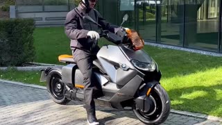 Are you know this moto bike ??? 🤔 .This is the New BMW CE04 , it a électrique moto bike ! 🤔🤔