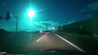 Insider Paper- JUST IN - Meteor flashes across night sky over Portugal