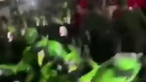 video pelea américa - policía