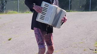 Gentleman playing Accordion 🪗 again on a beautiful Sunny Saturday at the Beach