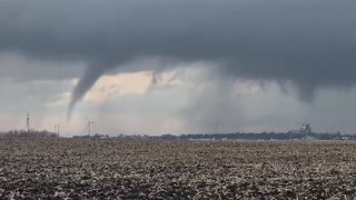 Funnel cloud spins near Maroa, Illinois, amid tornado warnings