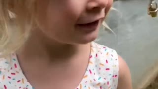 Omg, a spider is on her face