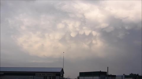 VERY STRANGE Looking Clouds "Falling" From The Sky
