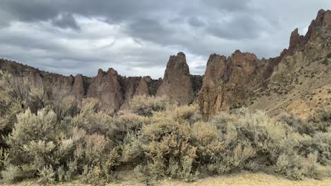 Central Oregon – Smith Rock State Park – Dry River Bed Panorama – 4K