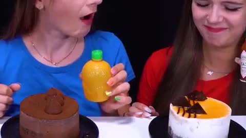 ASMR EAT CAKE