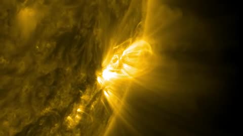 NASA's SDO Watches Magnetic Arches Tower Over Sun's Surface