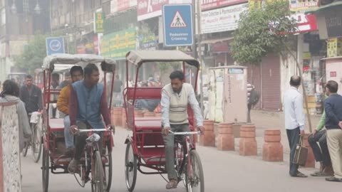 Toxic air divides Delhi between rich and poor